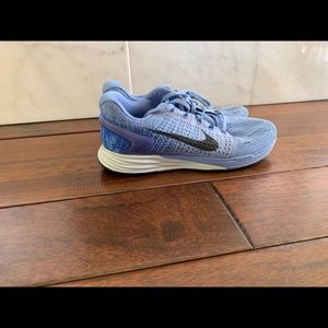 Women’s Blue Nike Tennis Shoes Size 9